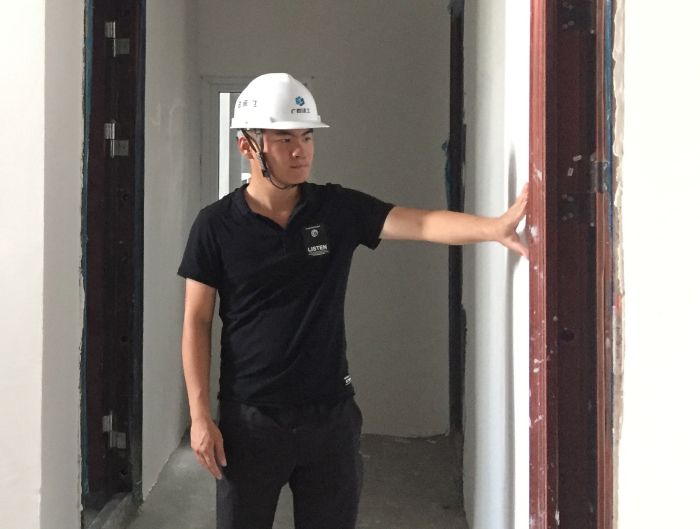 2在项目现场对楼层施工情况进行检查1.jpg