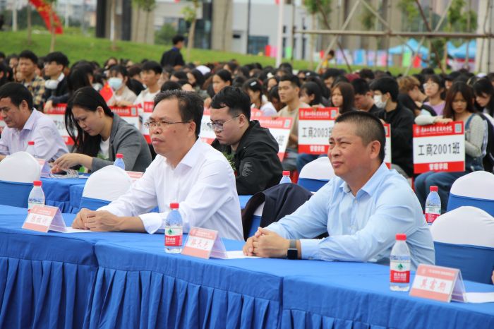 63陈祖训出席工商学院武鸣新校区启用仪式暨开学典礼.jpg