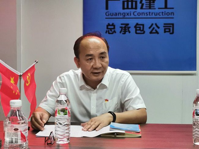 陆烜上党课。王瑾贞 摄（修图）.jpg