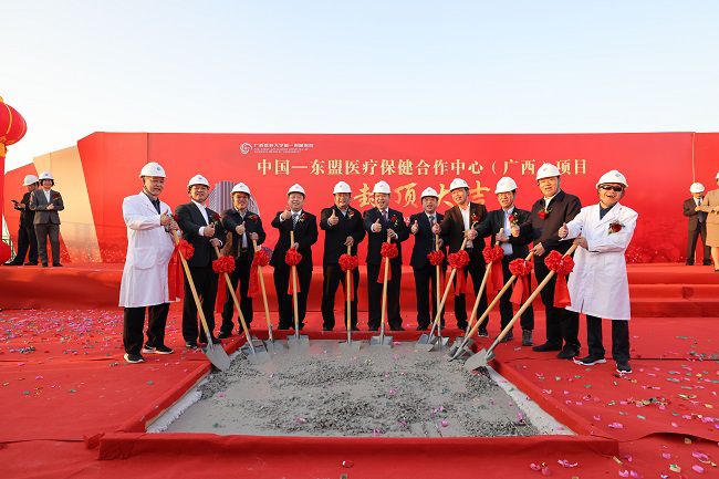 浇筑混凝土现场（修图）.jpg