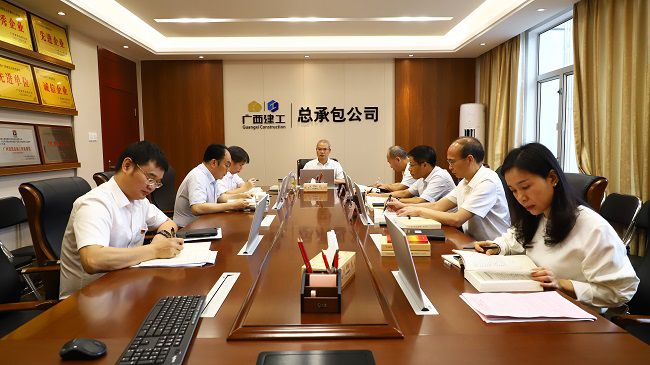 学习现场（修图）3.jpg