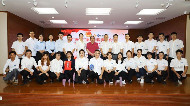 公司参赛队伍及工作人员合影。李立云摄（修图）.jpg