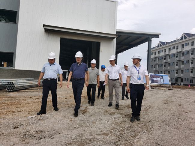 何朝建在项目现场。黄衍泽摄（修图）.jpg